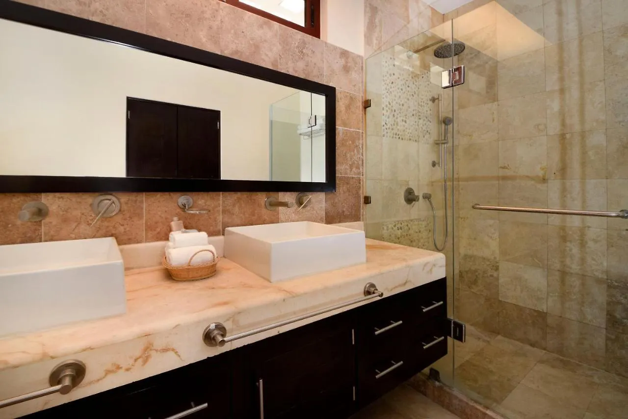 One Of Our Most Popular And Luxurious El Faro Condos Coral 303 Playa del Carmen Mexiko